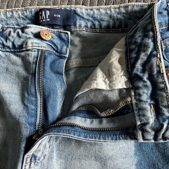 GAP Denim Skirt with - Front Slit - Size 0/25 - Picture 4 of 8